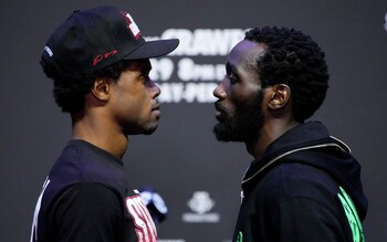 Errol Spence (left) and Terence Crawford face off