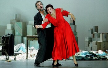 Robert Hale and Ildiko Komlosi in Bartok's Bluebeard's Castle at the Hamburg State Opera in 2000