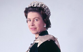 The portrait of the late Queen in her Garter robes 
